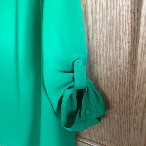 Pretty Kelly Green Top - Picture 2 of 7